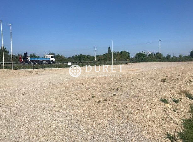 Terrain commercial - 3 315 m²