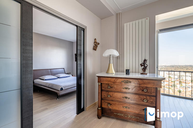 Appartement - 90 m² - 4 pièces