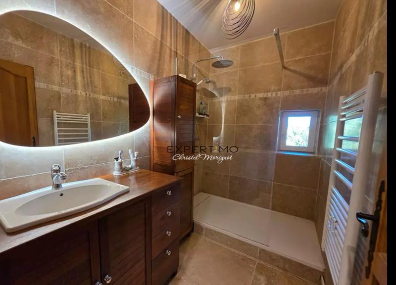 Maison - 195 m² - 6 pièces