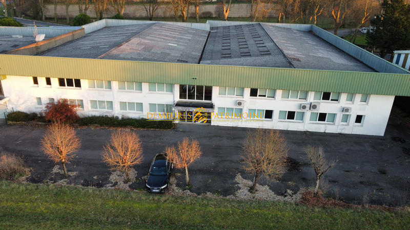 Local d'activités - 2 100 m²