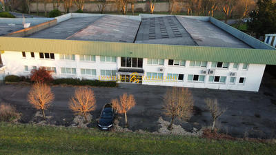 Local d'activités - 2 100 m²