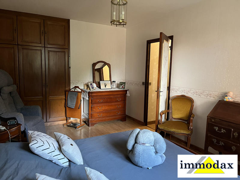 Maison traditionnelle - 250 m² - 6 pièces