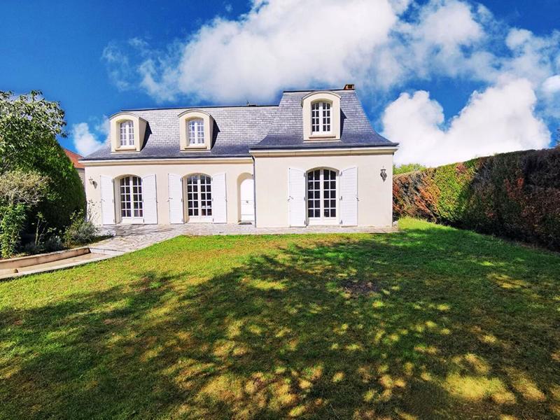 Maison - 195 m² - 6 pièces