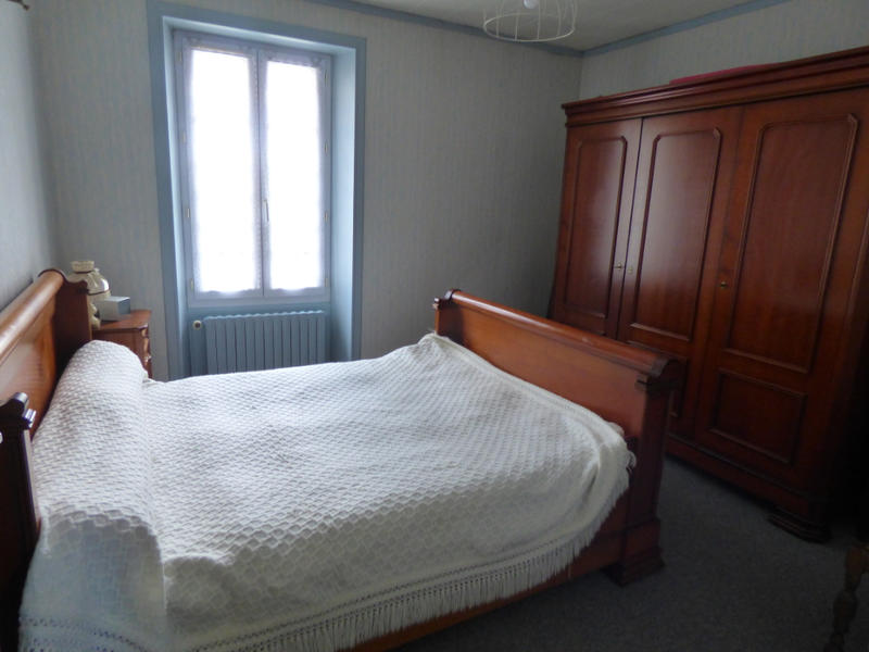 Maison - 94 m² - 7 pièces