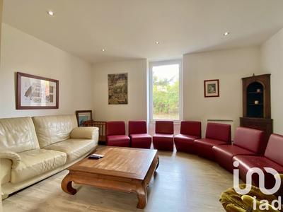 Maison - 620 m² - 8 pièces