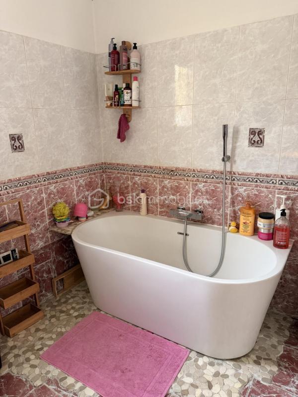 Maison - 140 m² - 5 pièces