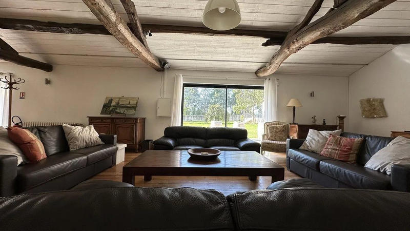 Maison - 768 m² - 17 pièces