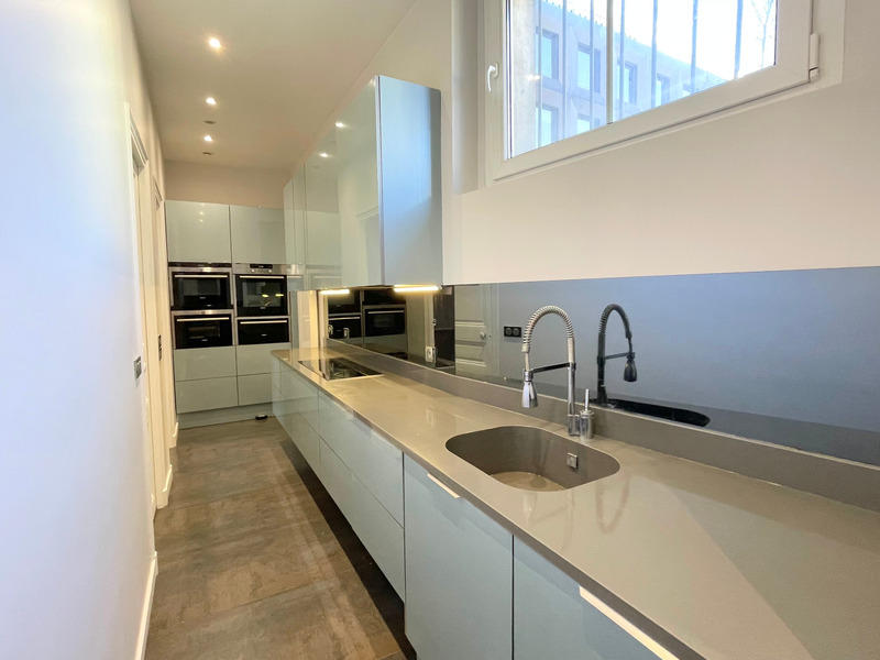 Appartement - 150 m² - 6 pièces