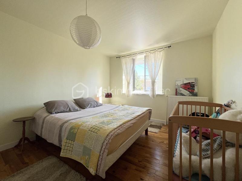 Maison - 201 m² - 7 pièces