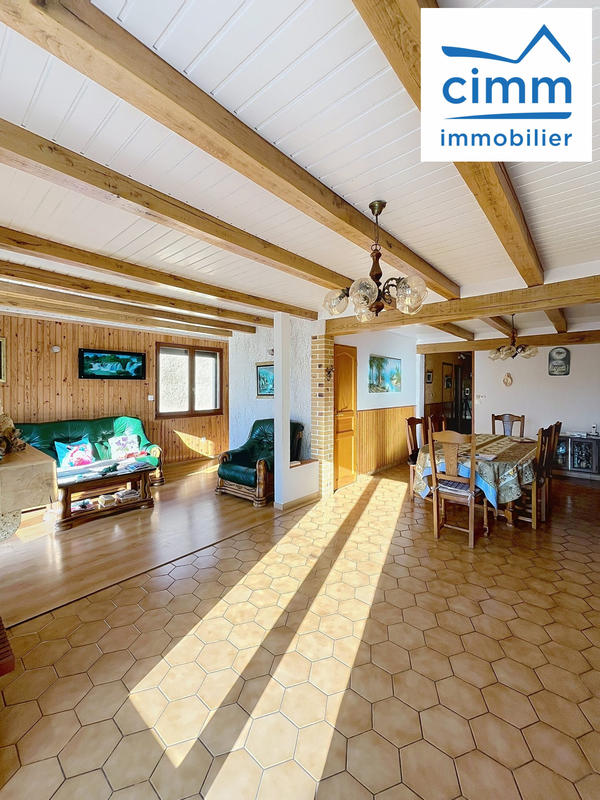 Maison - 95 m² - 5 pièces