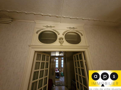 Immeuble - 214 m² - 11 pièces