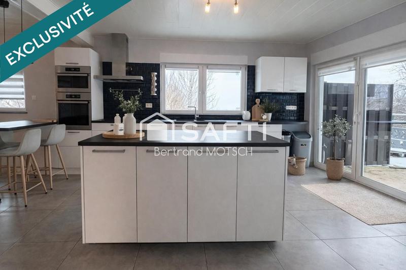 Maison - 168 m² - 8 pièces