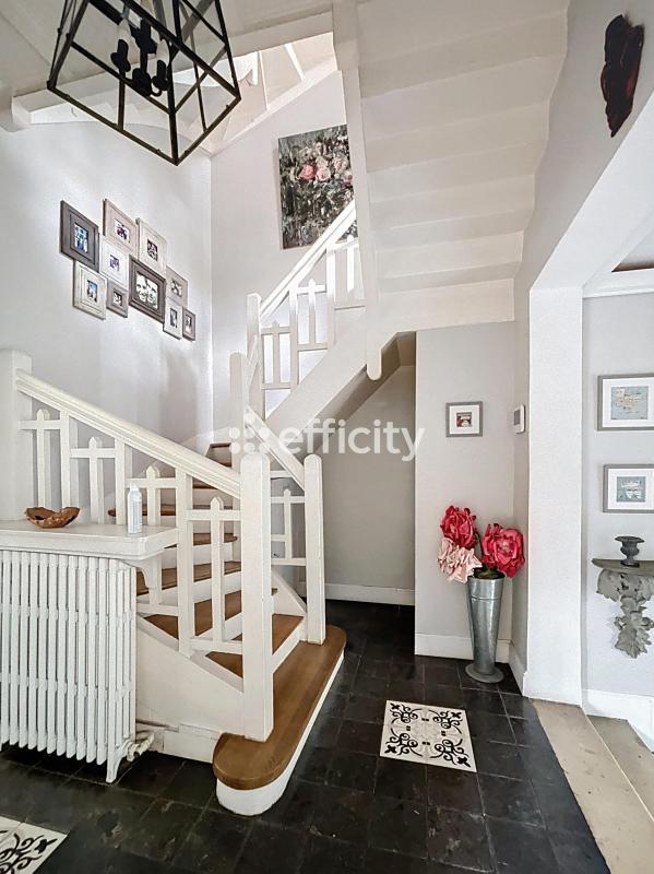 Maison - 206 m² - 9 pièces