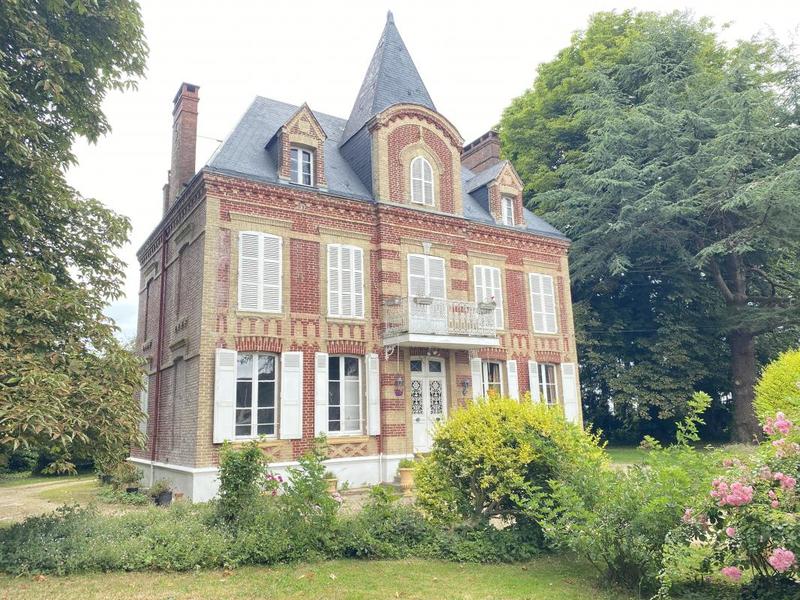 Maison - 303 m² - 9 pièces