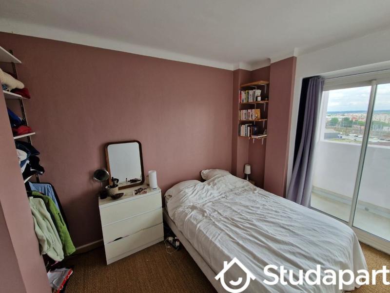 Chambre - 9 m² - 1 pièce