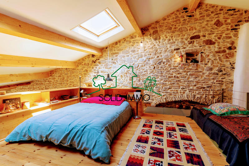 Appartement - 100 m² - 2 pièces