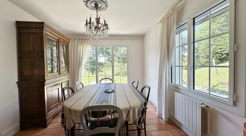 Maison - 265 m² - 7 pièces