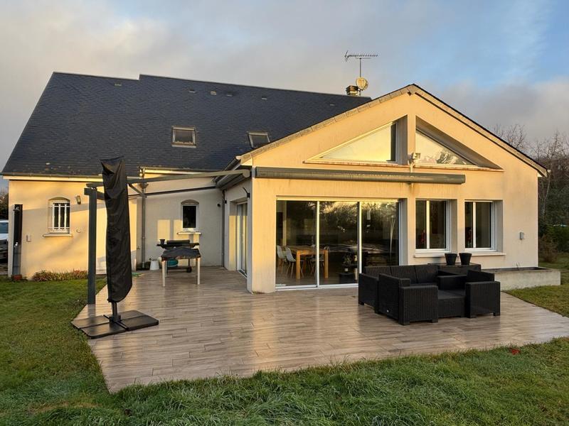 Maison - 174 m² - 8 pièces