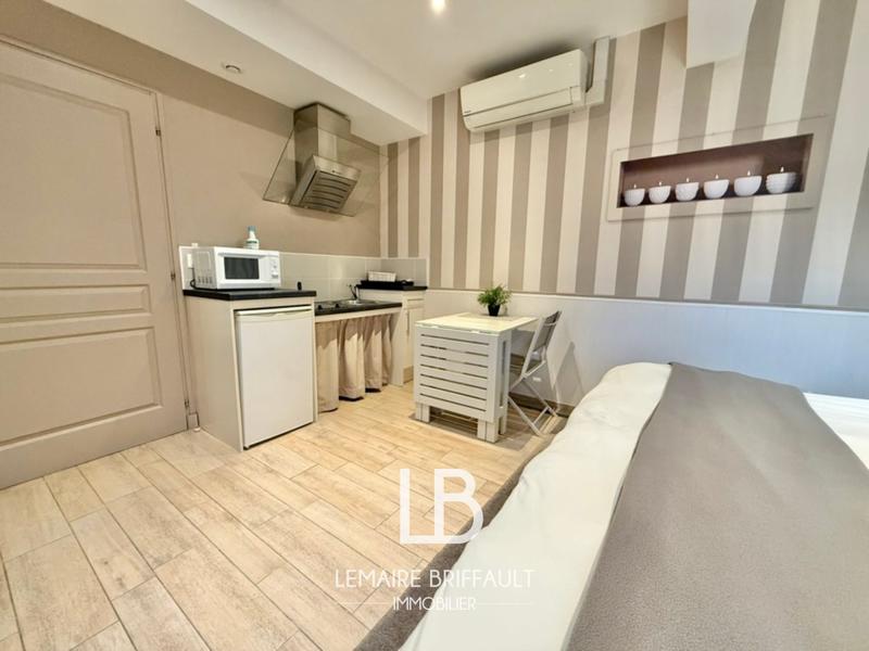 Maison - 570 m² - 16 pièces