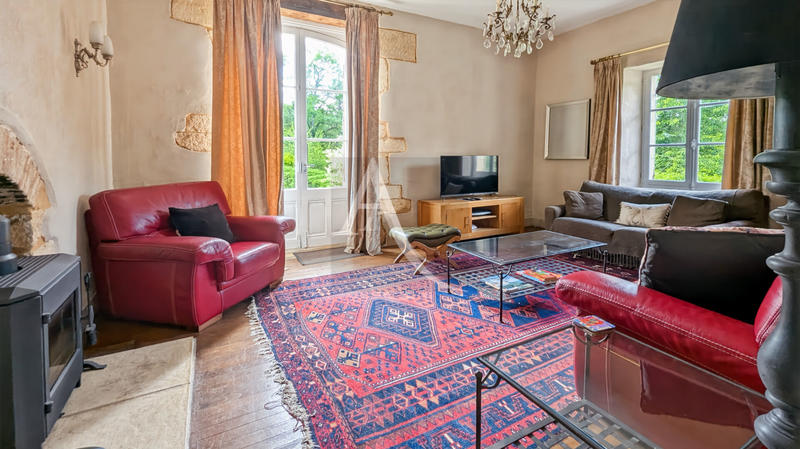 Demeure - 717 m² - 27 pièces