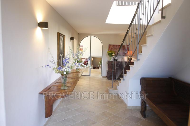 Villa - 246 m² - 9 pièces