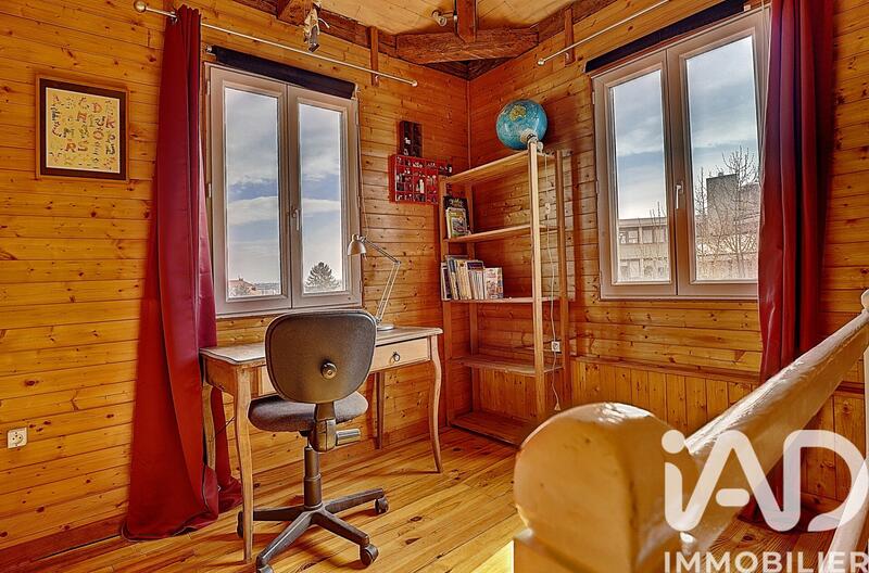 Maison - 245 m² - 11 pièces