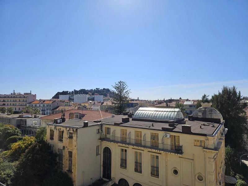 Appartement - 111 m² - 5 pièces