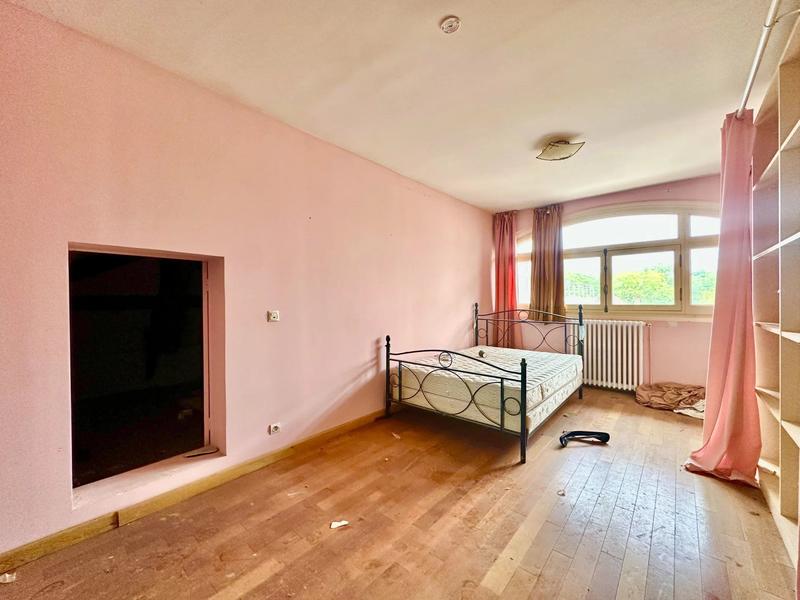 Maison - 201 m² - 6 pièces