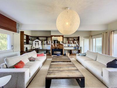 Maison - 301 m² - 11 pièces