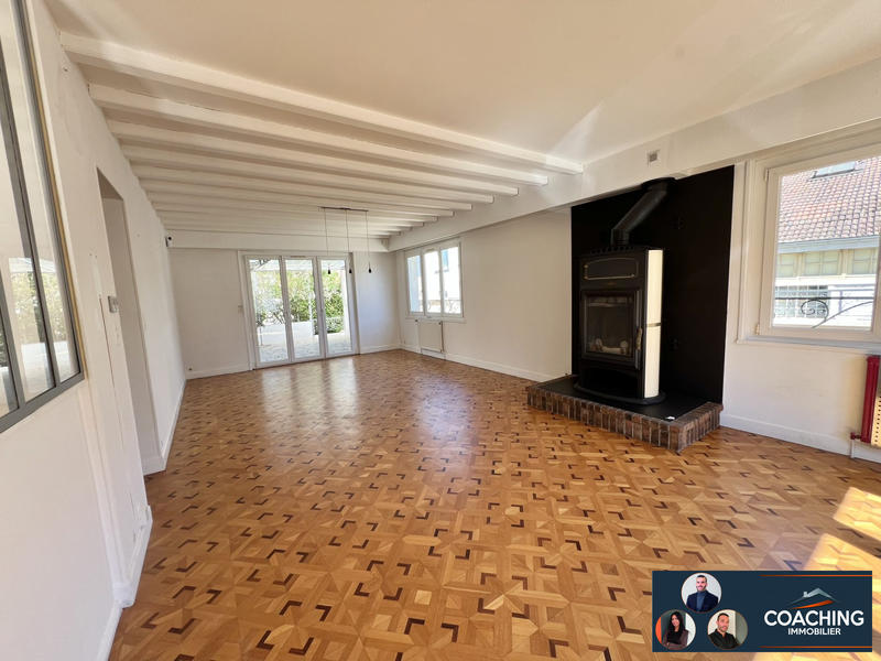 Maison - 210 m² - 10 pièces