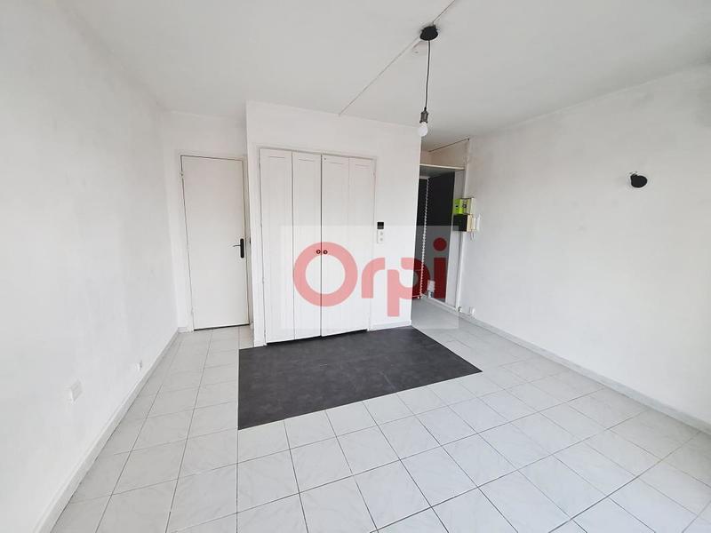 Studio - 17 m² - 1 pièce