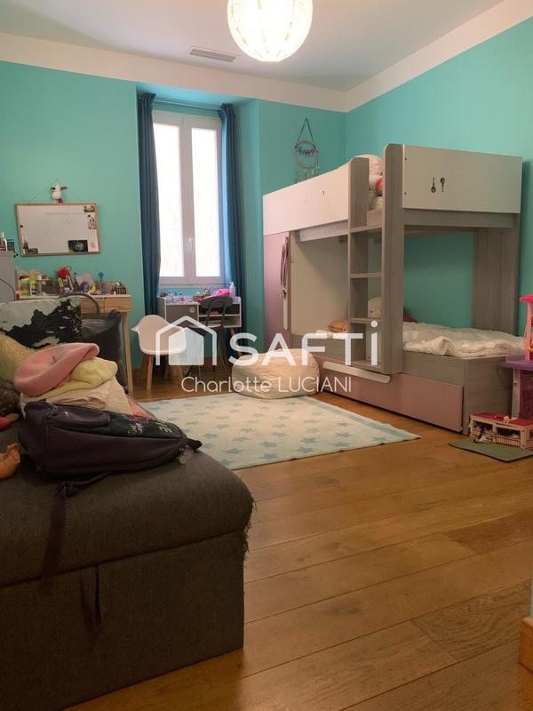 Appartement - 110 m² - 5 pièces