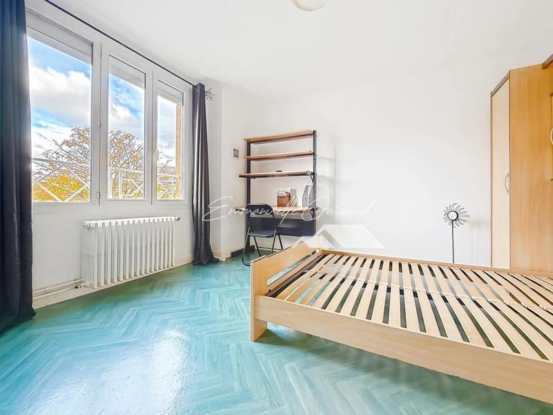 Appartement - 140 m² - 6 pièces