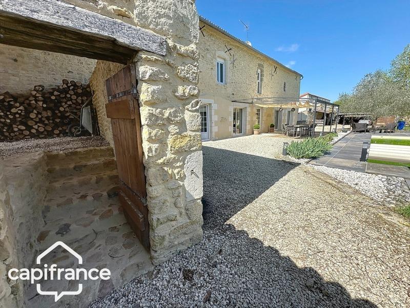 Maison en pierre - 208 m² - 9 pièces