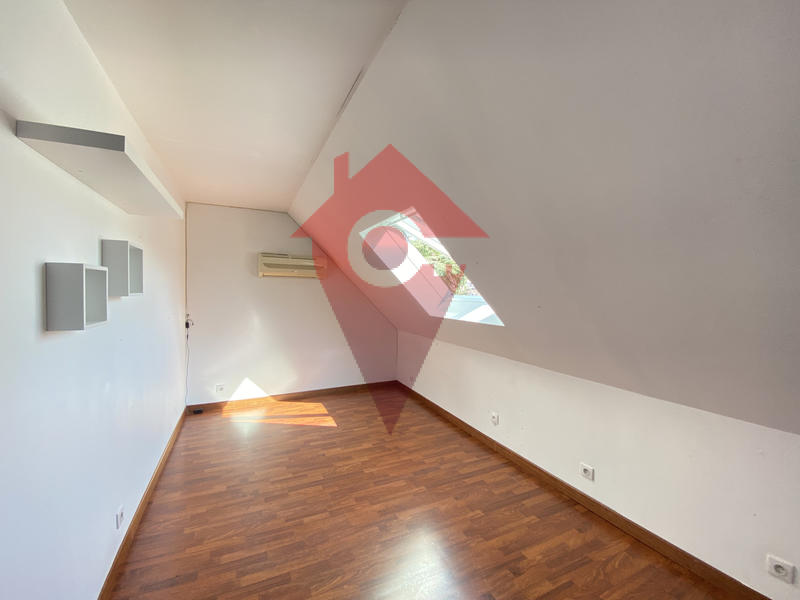 Maison - 170 m² - 6 pièces