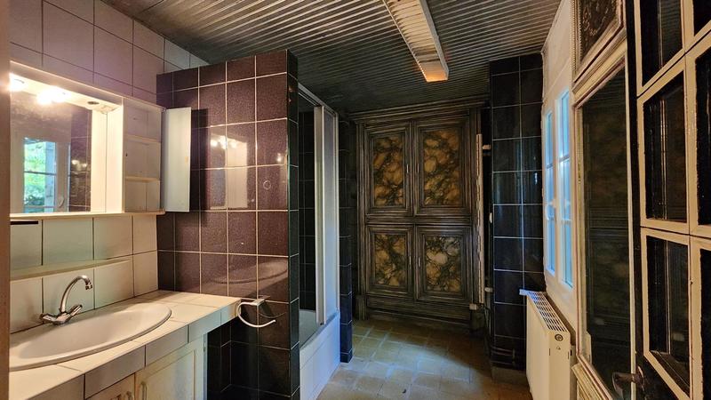 Maison - 370 m² - 9 pièces