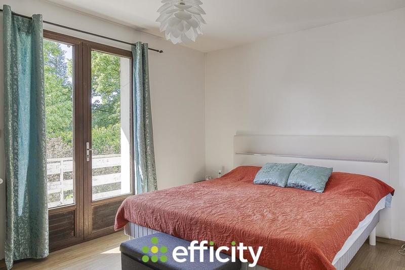 Maison - 215 m² - 7 pièces