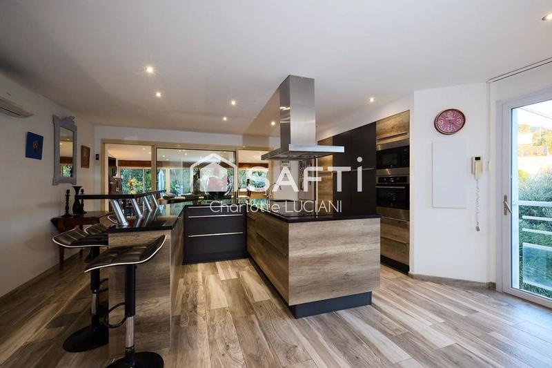 Maison - 104 m² - 4 pièces