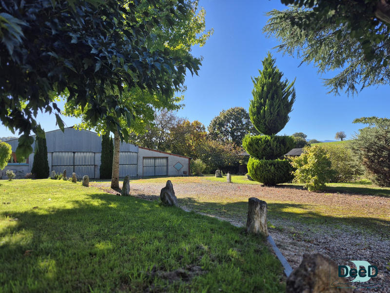 Maison - 230 m² - 5 pièces