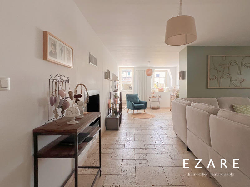 Maison - 360 m² - 8 pièces