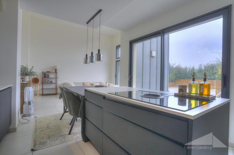 Appartement - 96 m² - 4 pièces