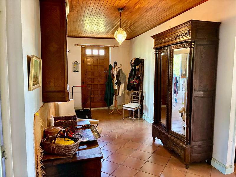 Maison - 218 m² - 6 pièces