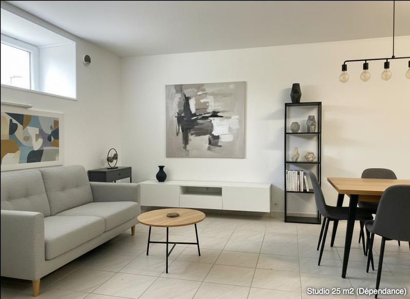 Maison - 240 m² - 6 pièces