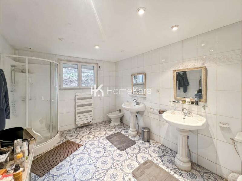 Propriété - 120 m² - 5 pièces