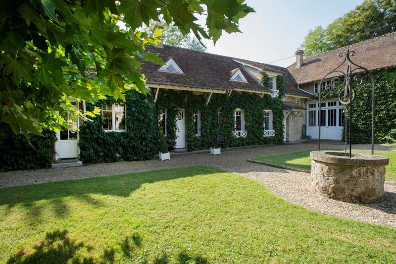 Propriété - 277 m² - 12 pièces