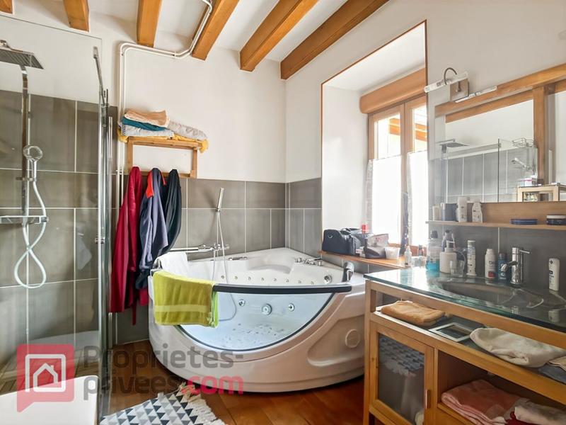 Maison - 260 m² - 9 pièces