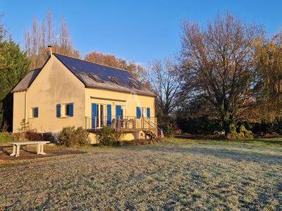 Maison - 140 m² - 8 pièces