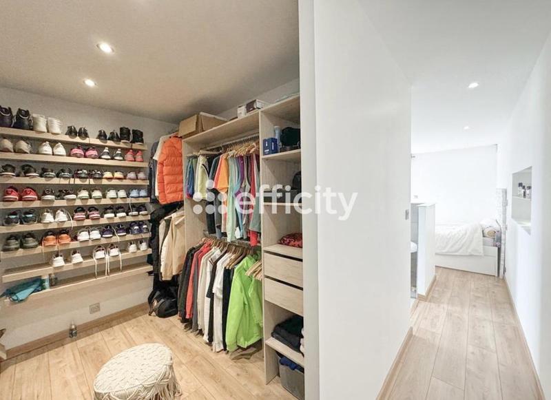 Maison - 212 m² - 7 pièces