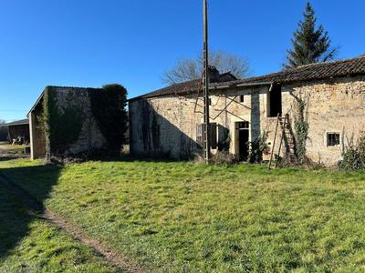 Maison en pierre - 72 m² - 2 pièces