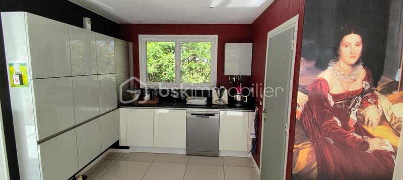 Propriété - 277 m² - 10 pièces